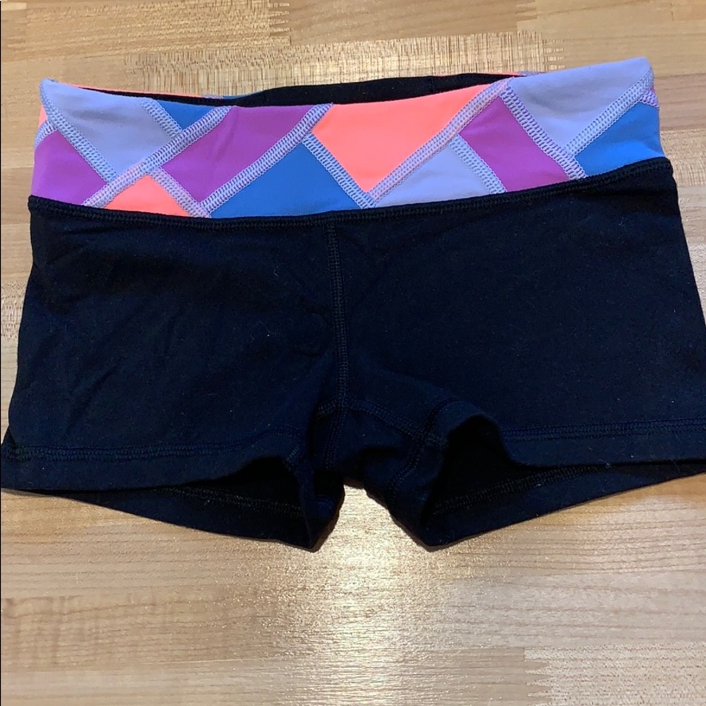 IVIVVA by Lululemon size 7 shorts. Reversible